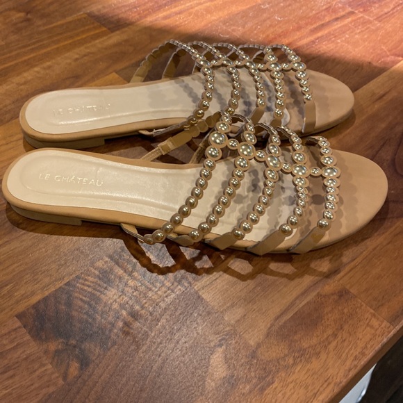 Le Chateau Tan Sandals with Gold Studs on Straps Size 10 - Picture 2 of 5